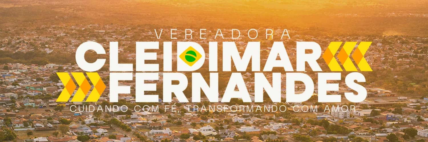 Cleidimar Fernandes, Vereadora de Paraíso do Tocantins. Cuidando com Fé, Transformando com Amor. Ao fundo, Paraíso do Tocantins vista do alto.